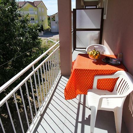 Apartments Lili Biograd Na Moru Bagian luar foto