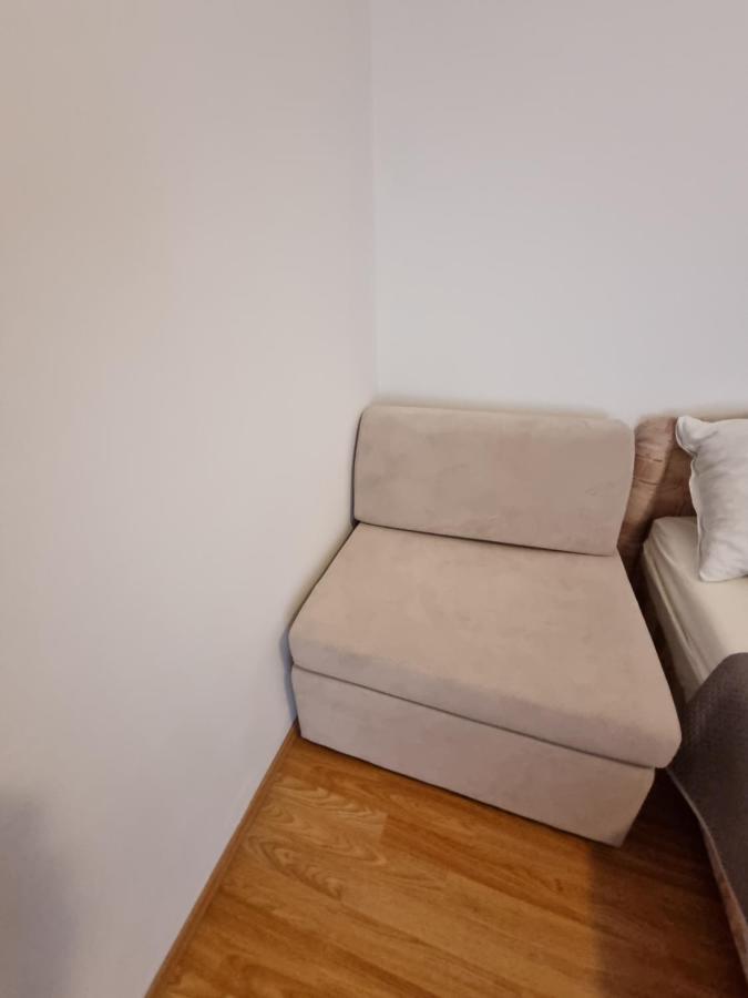 Apartments Lili Biograd Na Moru Bagian luar foto