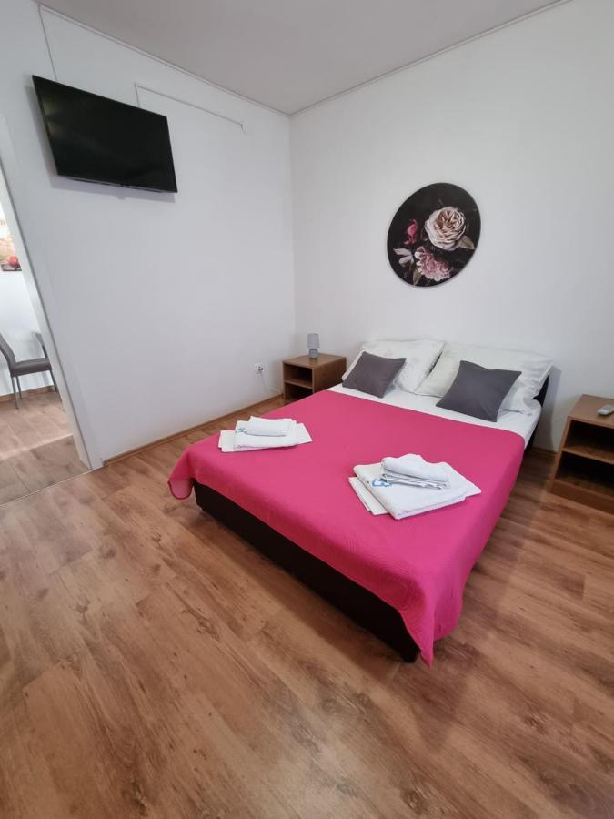 Apartments Lili Biograd Na Moru Bagian luar foto