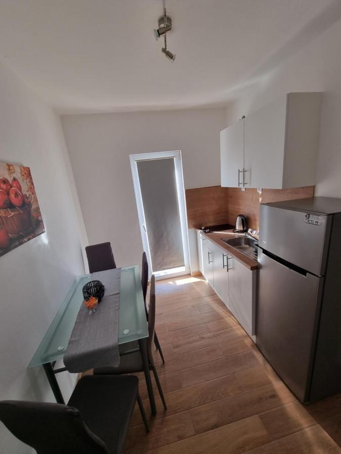 Apartments Lili Biograd Na Moru Bagian luar foto