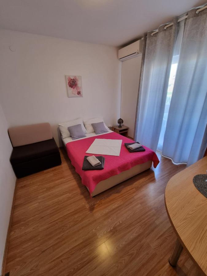 Apartments Lili Biograd Na Moru Bagian luar foto