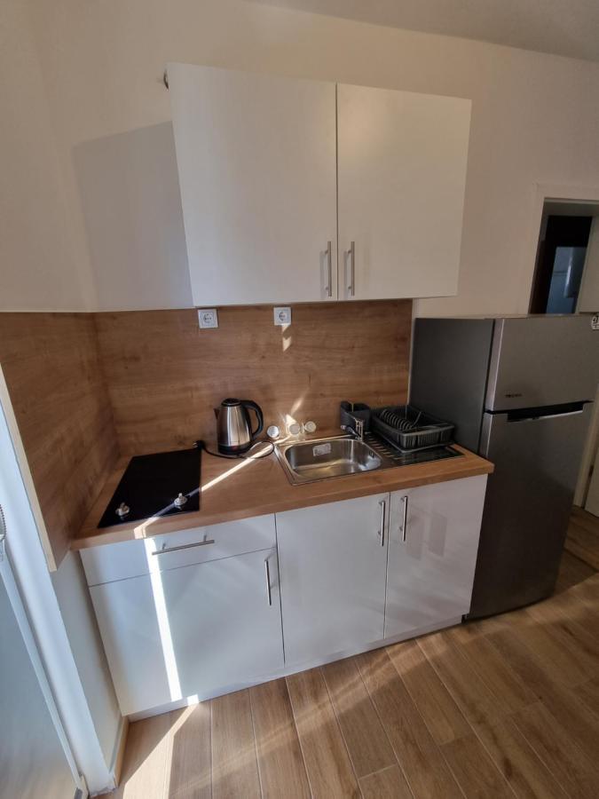 Apartments Lili Biograd Na Moru Bagian luar foto