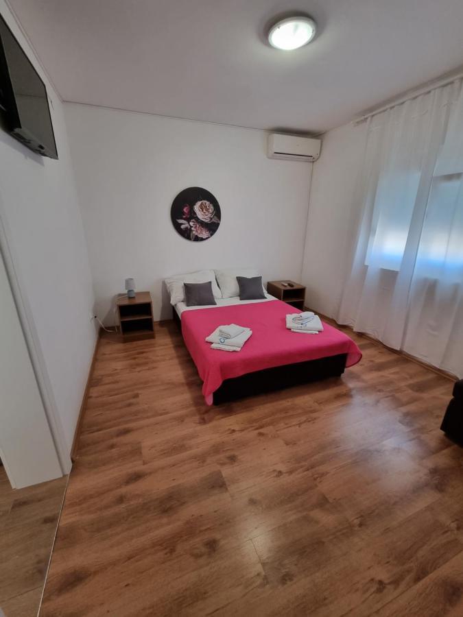 Apartments Lili Biograd Na Moru Bagian luar foto