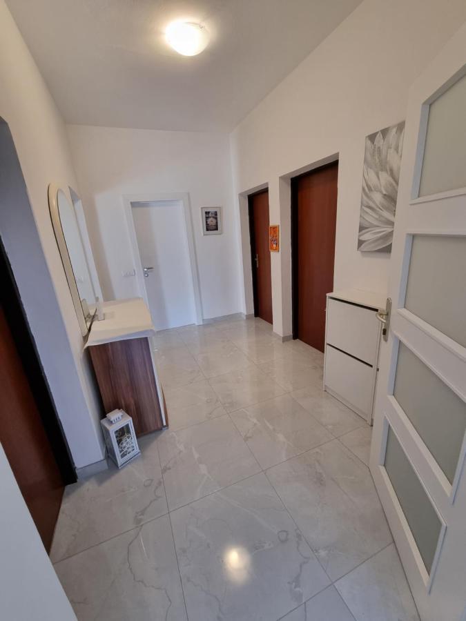 Apartments Lili Biograd Na Moru Bagian luar foto