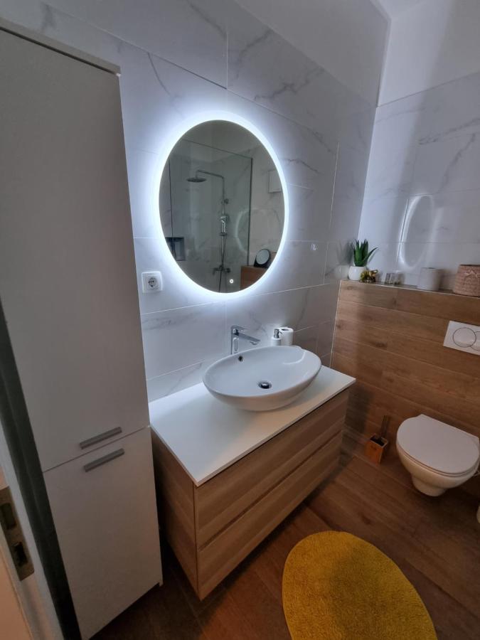 Apartments Lili Biograd Na Moru Bagian luar foto