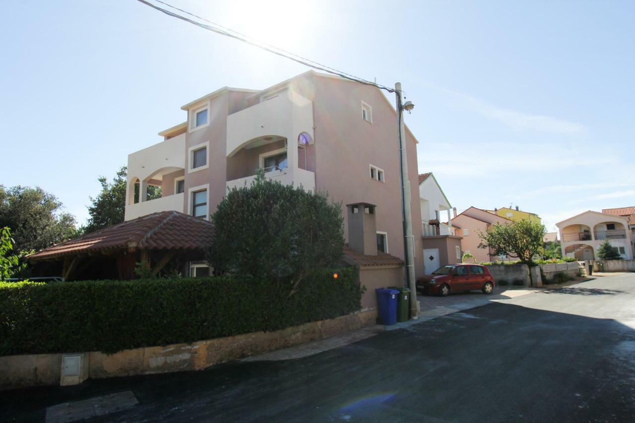 Apartments Lili Biograd Na Moru Bagian luar foto