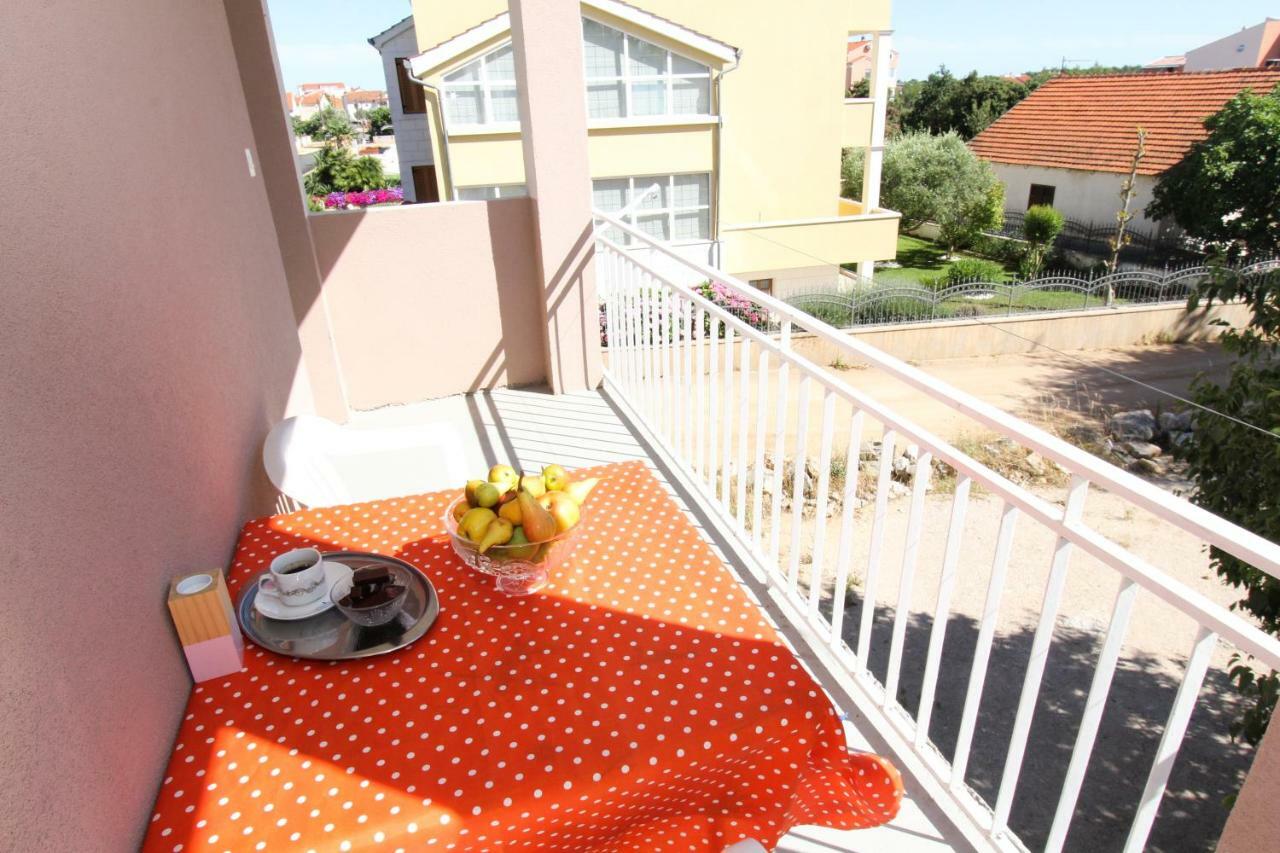 Apartments Lili Biograd Na Moru Bagian luar foto