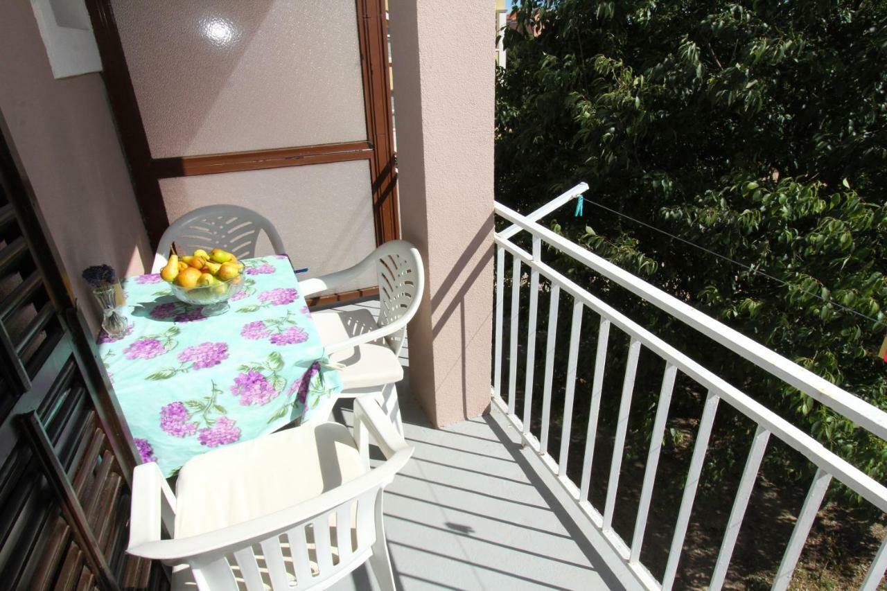 Apartments Lili Biograd Na Moru Bagian luar foto