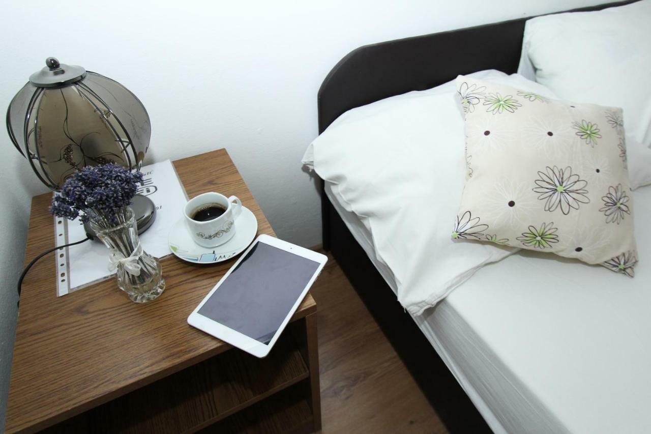 Apartments Lili Biograd Na Moru Bagian luar foto
