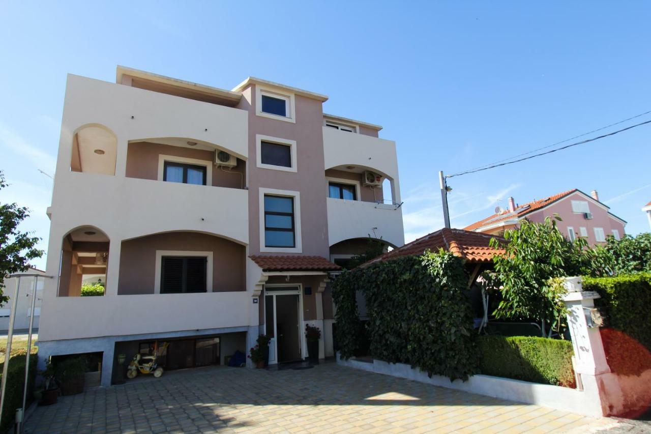 Apartments Lili Biograd Na Moru Bagian luar foto